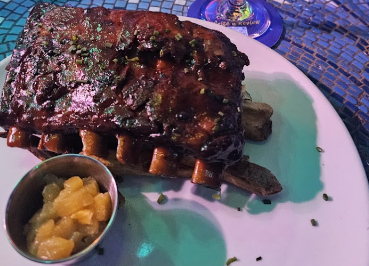 Mango’s Tropical Café signature dishes "Fall Off the Bone" Caribbean Jerk Ribs
Mediterranean Branzino
Fettuccine Alfredo with Blackened Chicken